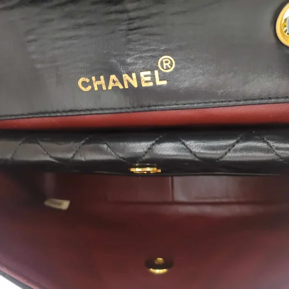 Chanel Black Quilted Leather Shoulder Bag - Picture 13 of 15